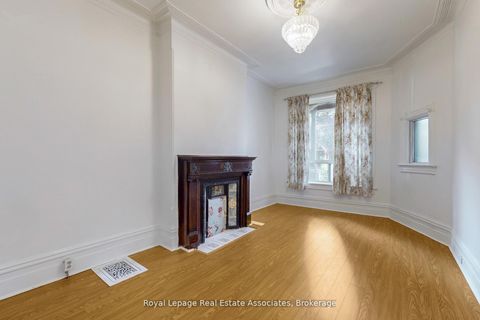 Photo 1 at 143 Seaton Street, Moss Park, Toronto