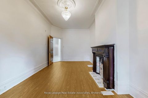 Photo 3 at 143 Seaton Street, Moss Park, Toronto