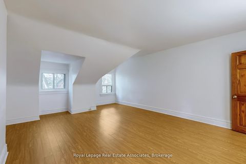 Photo 35 at 143 Seaton Street, Moss Park, Toronto