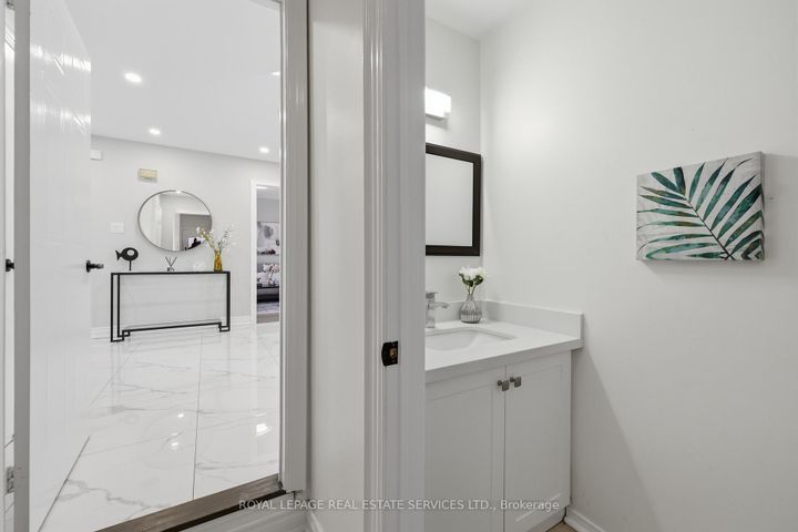 Photo 15 at 4134 Murray Hill Crescent, Creditview, Mississauga