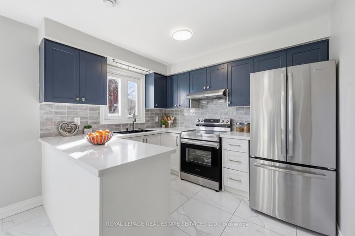 Photo 23 at 4134 Murray Hill Crescent, Creditview, Mississauga