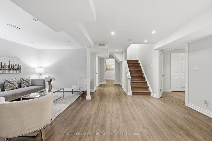 Photo 45 at 4134 Murray Hill Crescent, Creditview, Mississauga