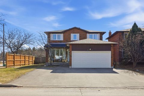 Photo 4 at 4134 Murray Hill Crescent, Creditview, Mississauga