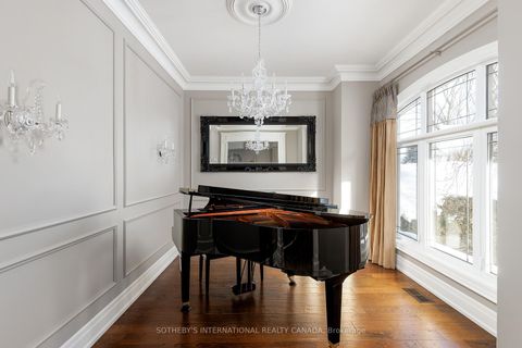 Photo 6 at 6 Weller Crescent, Maple, Vaughan