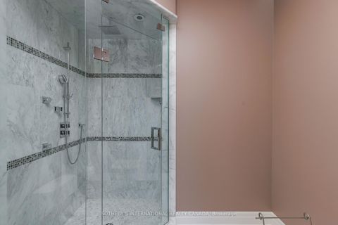 Photo 30 at 6 Weller Crescent, Maple, Vaughan