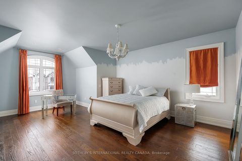 Photo 32 at 6 Weller Crescent, Maple, Vaughan