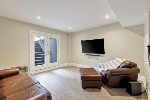 Photo 40 at 6 Weller Crescent, Maple, Vaughan