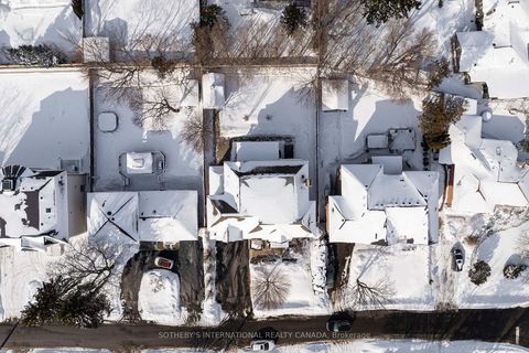 Photo 49 at 6 Weller Crescent, Maple, Vaughan