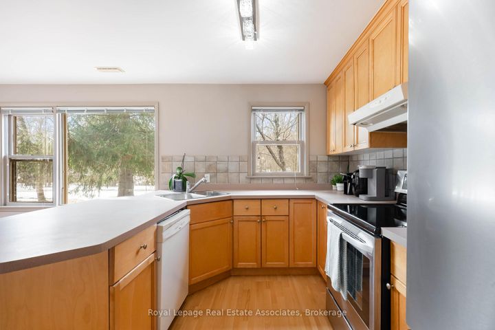 Photo 7 at 8 Ann Street, Georgetown, Halton Hills