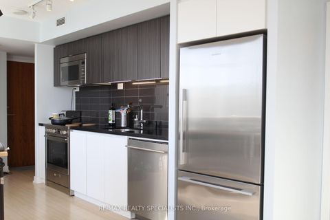 Photo 5 at 707 - 75 Queens Wharf Road, Waterfront Communities C1, Toronto