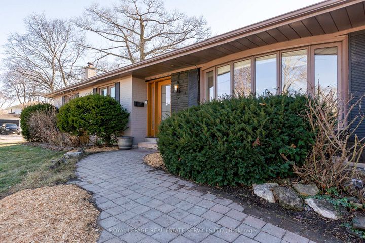 Photo 1 at 2132 Denise Road, Lakeview, Mississauga