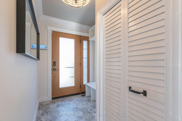 Photo 2 at 2132 Denise Road, Lakeview, Mississauga