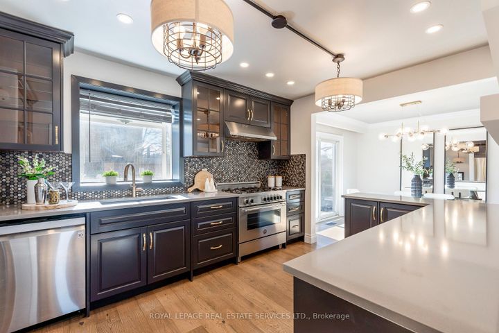 Photo 11 at 2132 Denise Road, Lakeview, Mississauga