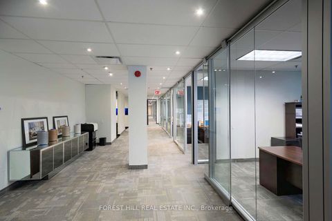 Photo 11 at 200 - 23 Lesmill Road, Windfields, Toronto