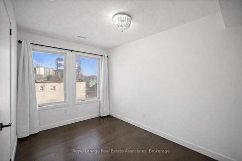 Photo 16 at 40 - 2059 Weston Road, Weston, Toronto