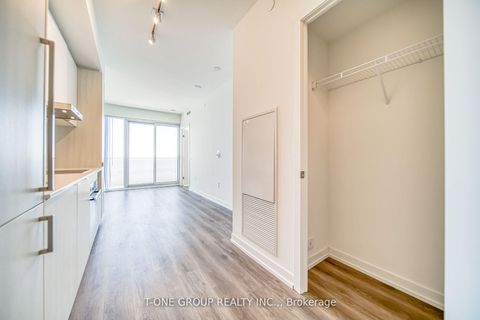 Photo 4 at 6807 - 138 Downes Street, Waterfront Communities C8, Toronto
