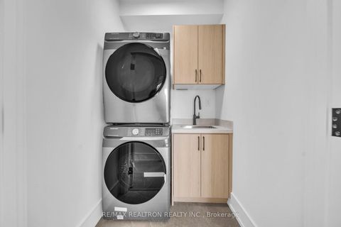 Photo 33 at 17 Lanark Avenue, Oakwood Village, Toronto