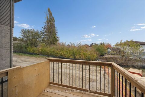 Photo 33 at 989 Queensdale Avenue, Donevan, Oshawa