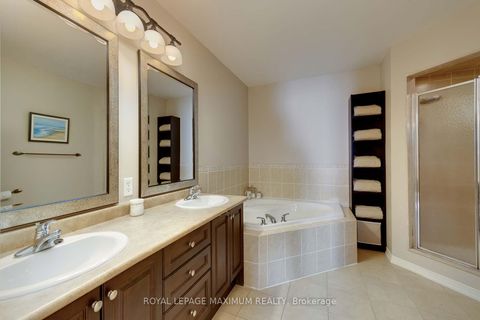 Photo 14 at 29 Barr Crescent, Bayview Northeast, Aurora