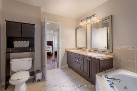 Photo 15 at 29 Barr Crescent, Bayview Northeast, Aurora