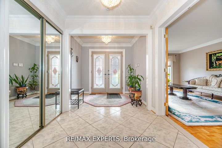 Photo 7 at 21 Williamsburg Lane, East Woodbridge, Vaughan