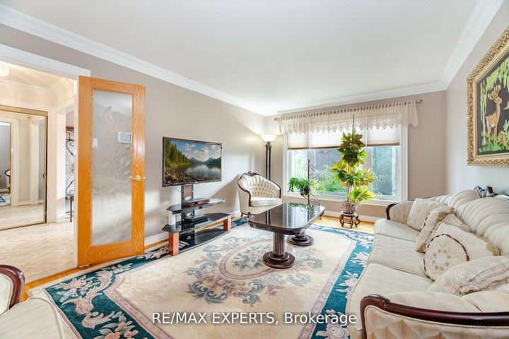 Photo 10 at 21 Williamsburg Lane, East Woodbridge, Vaughan