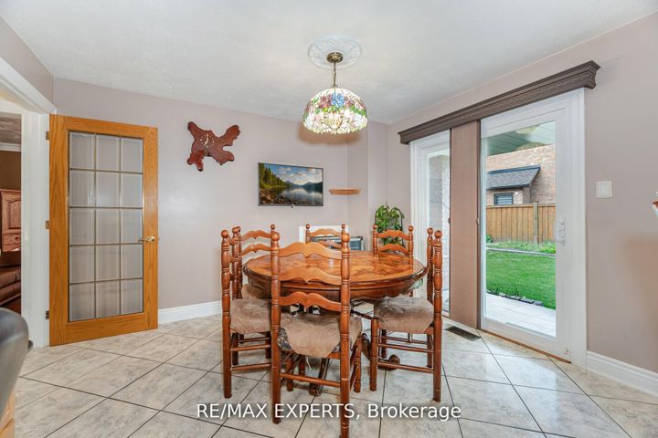 Photo 19 at 21 Williamsburg Lane, East Woodbridge, Vaughan