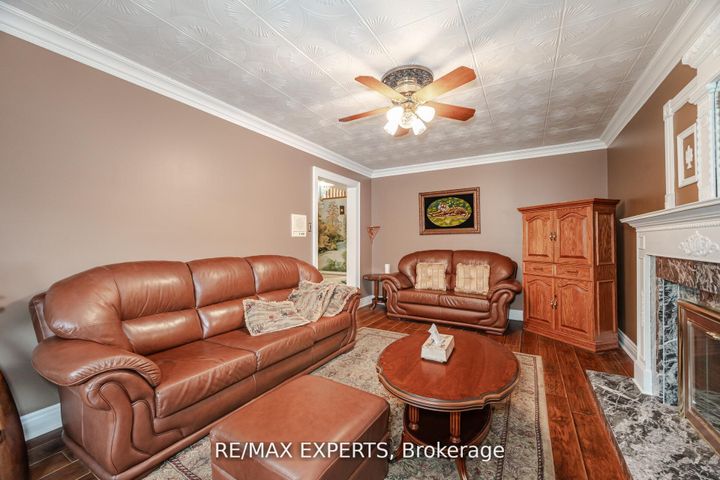 Photo 22 at 21 Williamsburg Lane, East Woodbridge, Vaughan