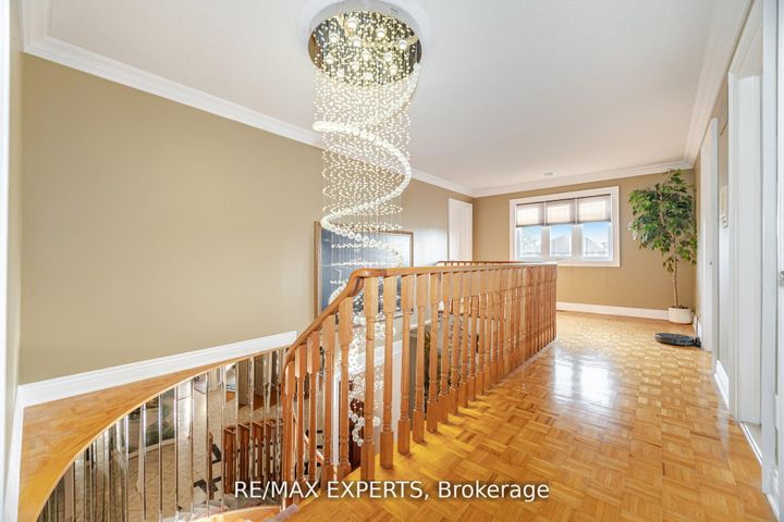 Photo 27 at 21 Williamsburg Lane, East Woodbridge, Vaughan