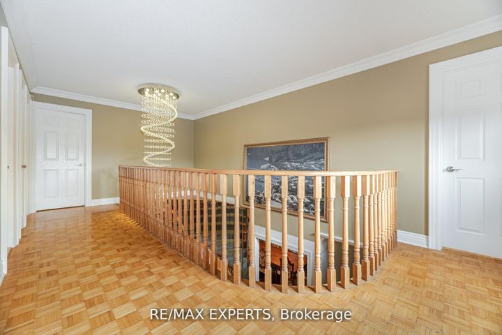 Photo 28 at 21 Williamsburg Lane, East Woodbridge, Vaughan