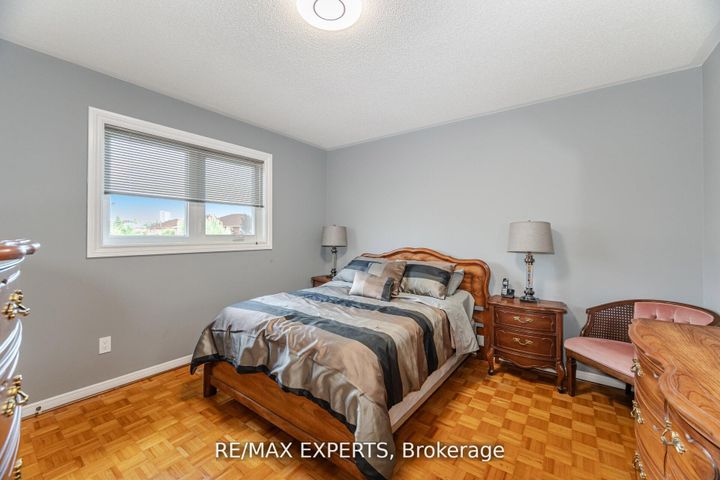 Photo 39 at 21 Williamsburg Lane, East Woodbridge, Vaughan