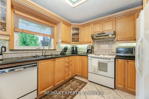 Photo 15 at 21 Williamsburg Lane, East Woodbridge, Vaughan