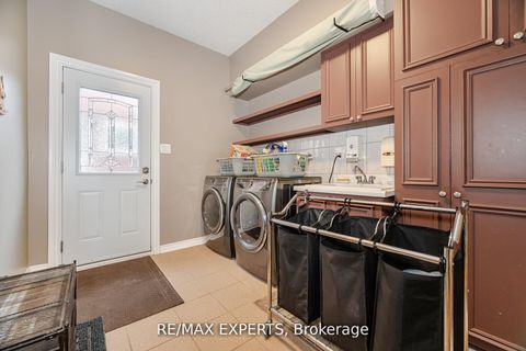 Photo 25 at 21 Williamsburg Lane, East Woodbridge, Vaughan