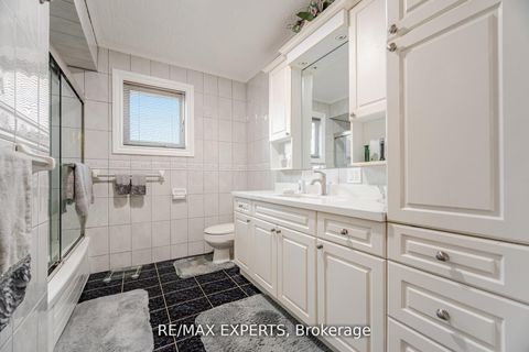 Photo 41 at 21 Williamsburg Lane, East Woodbridge, Vaughan