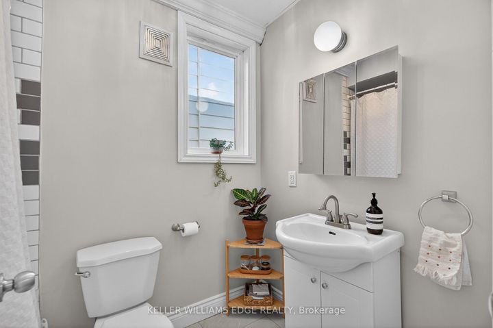 Photo 11 at 262 Britannia Avenue, Homeside, Hamilton