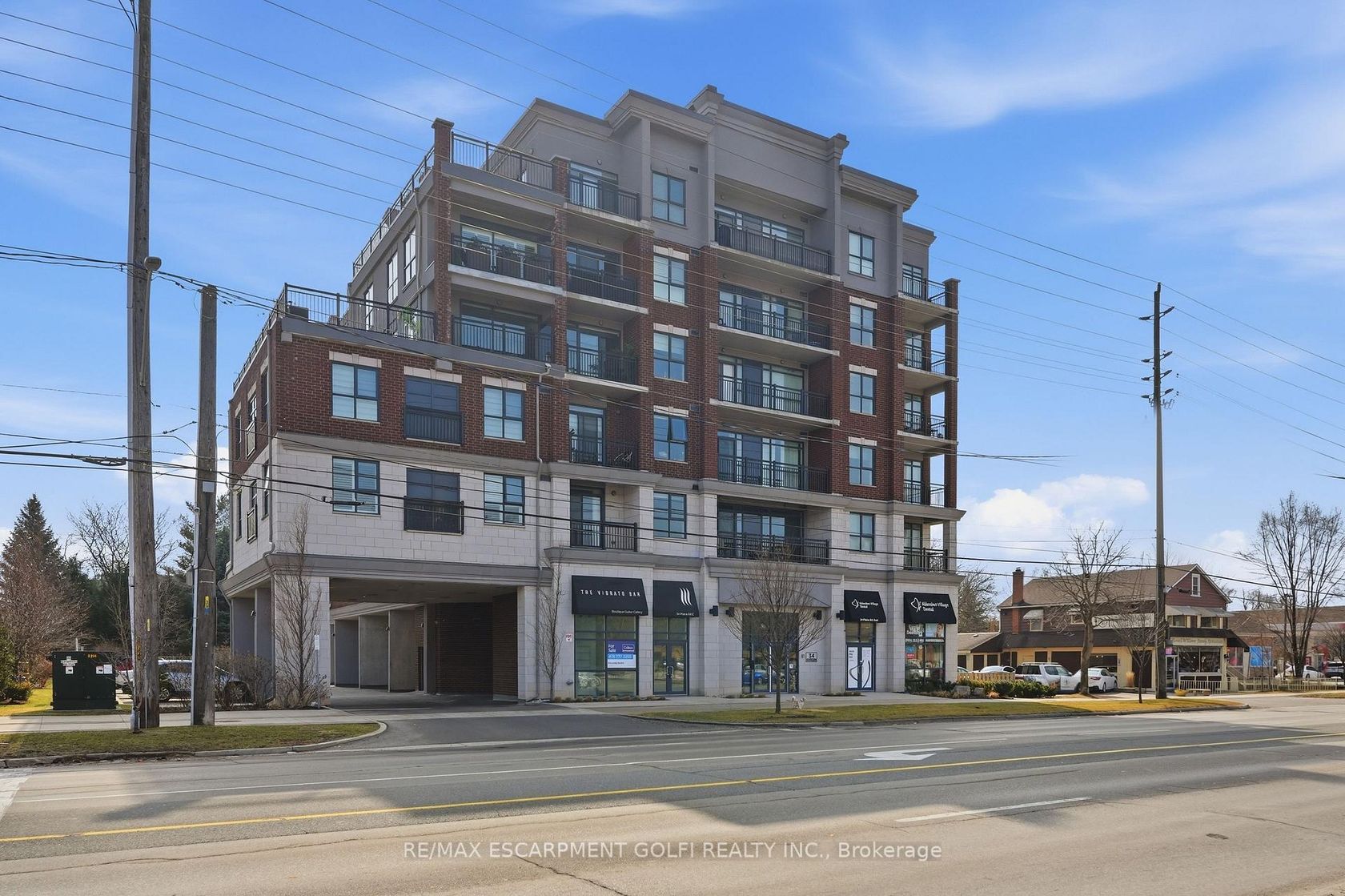 501 - 34 Plains Road E, LaSalle, Burlington by Loree Meneguzzi Real Estate 501 - 34 Plains Road E, LaSalle, Burlington