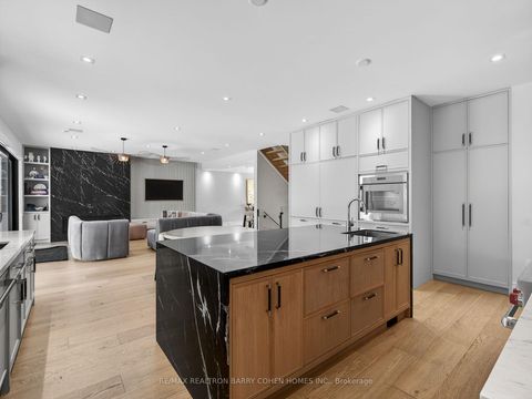 Photo 8 at 4 Forest Wood, Nortown, Toronto