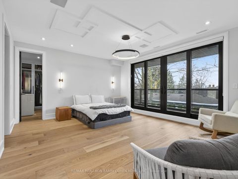 Photo 15 at 4 Forest Wood, Nortown, Toronto