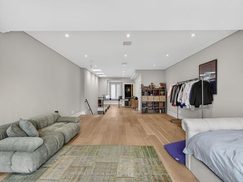 Photo 26 at 4 Forest Wood, Nortown, Toronto