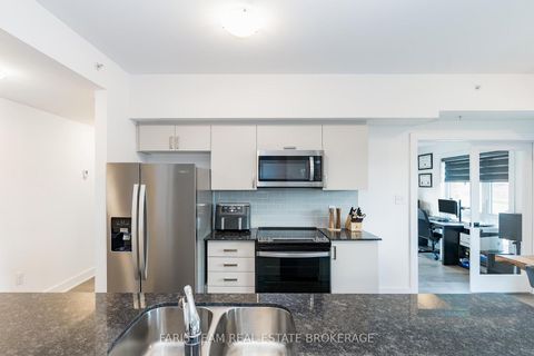 Photo 8 at 102 - 8 Culinary Lane, Rural Barrie Southeast, Barrie