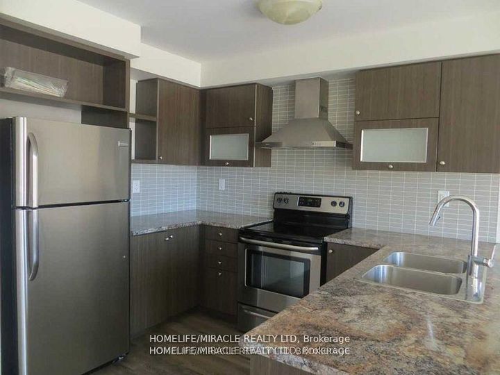 Photo 5 at 142 Golden Springs Drive, Northwest Brampton, Brampton