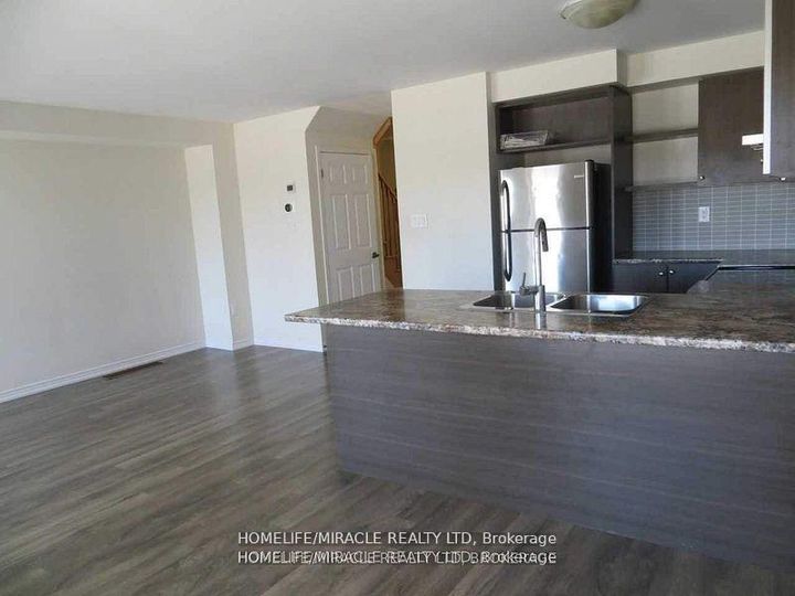 Photo 7 at 142 Golden Springs Drive, Northwest Brampton, Brampton