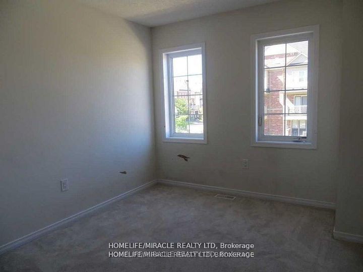 Photo 11 at 142 Golden Springs Drive, Northwest Brampton, Brampton