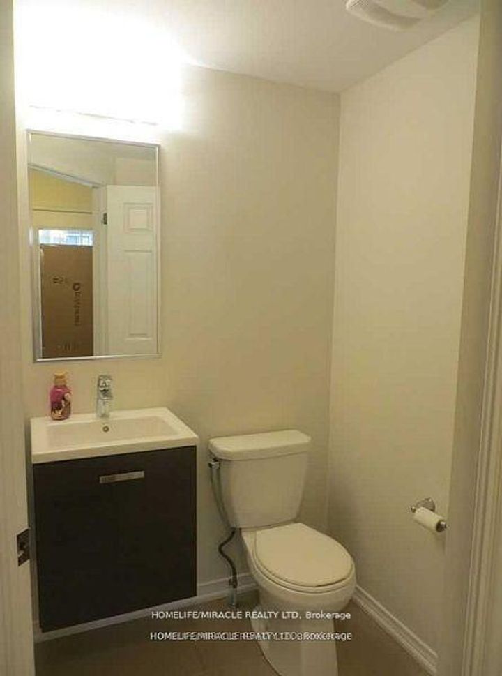 Photo 19 at 142 Golden Springs Drive, Northwest Brampton, Brampton