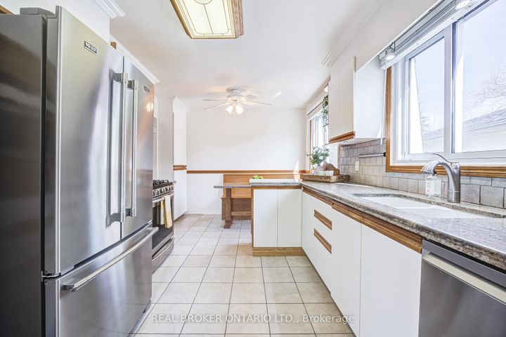 Photo 12 at 1483 Brenner Crescent, Mountainside, Burlington