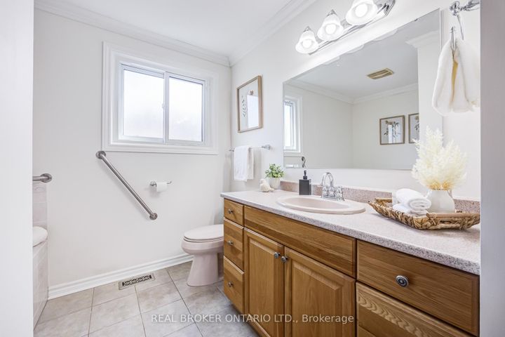 Photo 13 at 1483 Brenner Crescent, Mountainside, Burlington