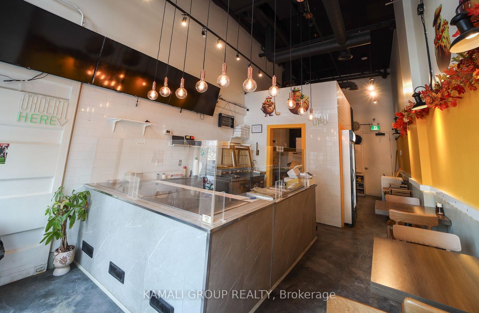 110 - 28 Finch Avenue W, Newtonbrook West, Toronto photo number 2