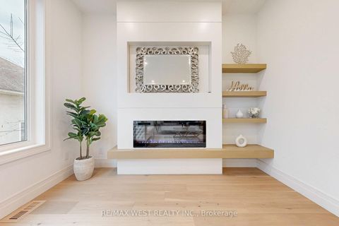 Photo 13 at 2 - 2639 R Dundas Street W, Junction Area, Toronto