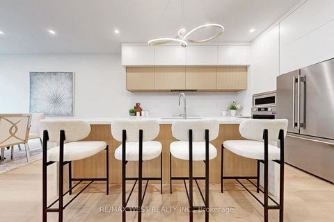 Photo 15 at 2 - 2639 R Dundas Street W, Junction Area, Toronto