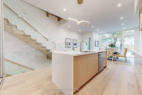 Photo 18 at 2 - 2639 R Dundas Street W, Junction Area, Toronto